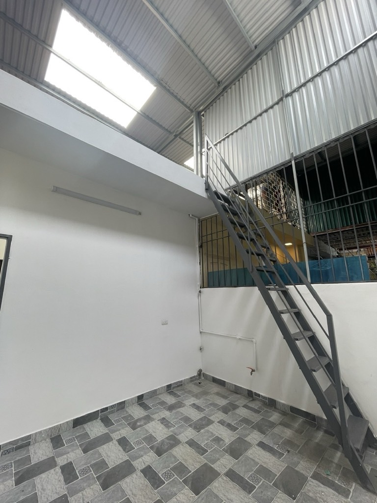 Bán nhà Giải Phóng - diện tích 43m2 5 tầng - Cực hiếm - giá 10,5 tỷ