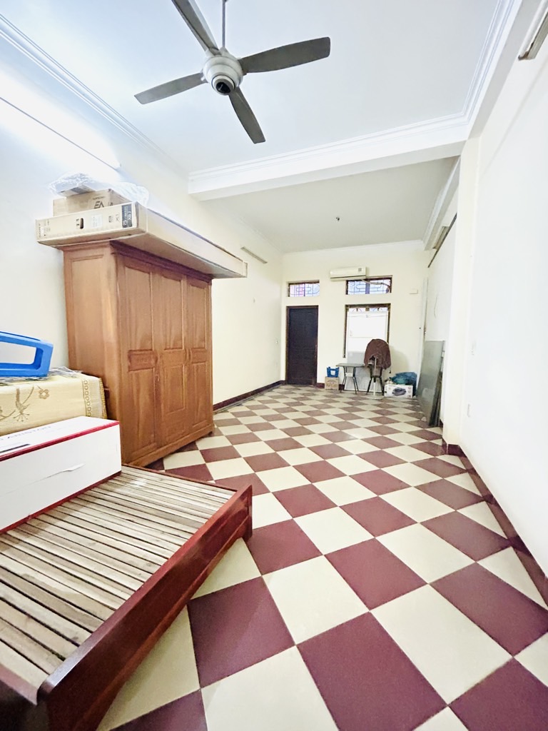 Bán nhà Giải Phóng - diện tích 92.6m2 6 tầng - Mặt phố kinh doanh sầm uất - giá 32 tỷ