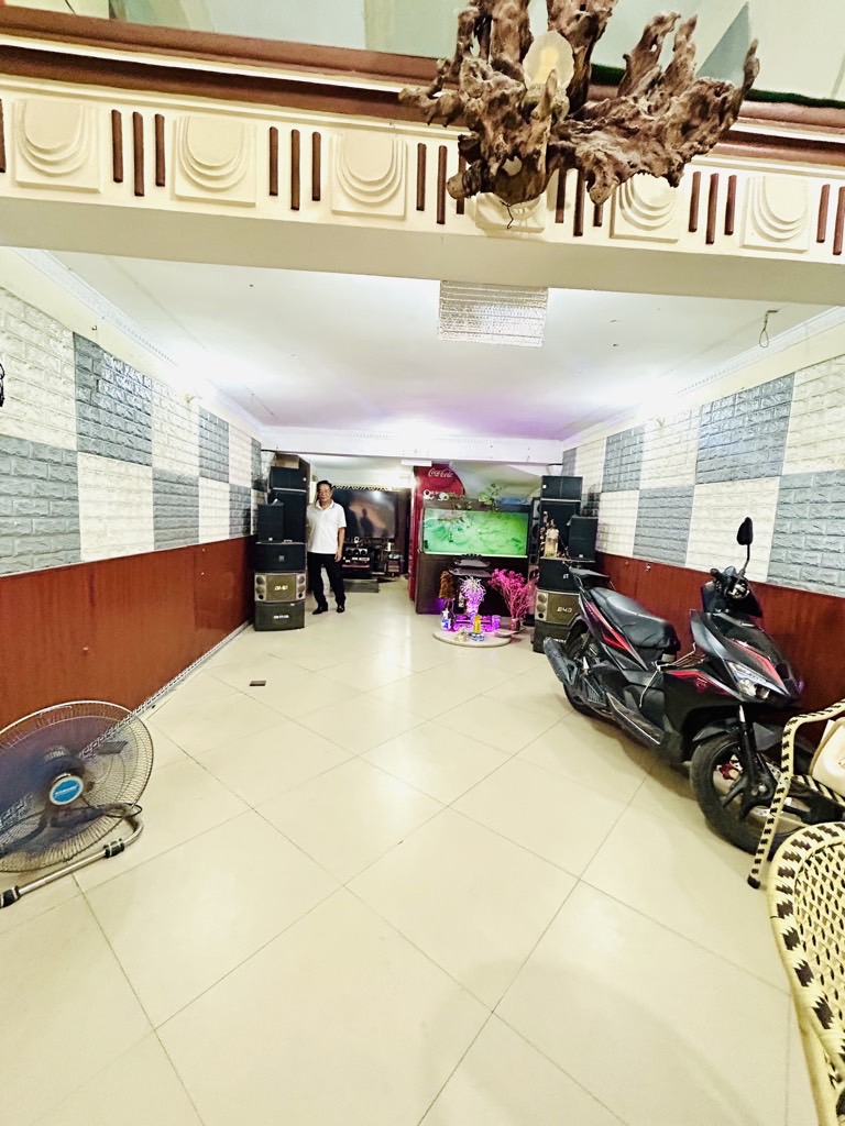 Bán nhà Giải Phóng - diện tích 92.6m2 6 tầng - Mặt phố kinh doanh sầm uất - giá 32 tỷ