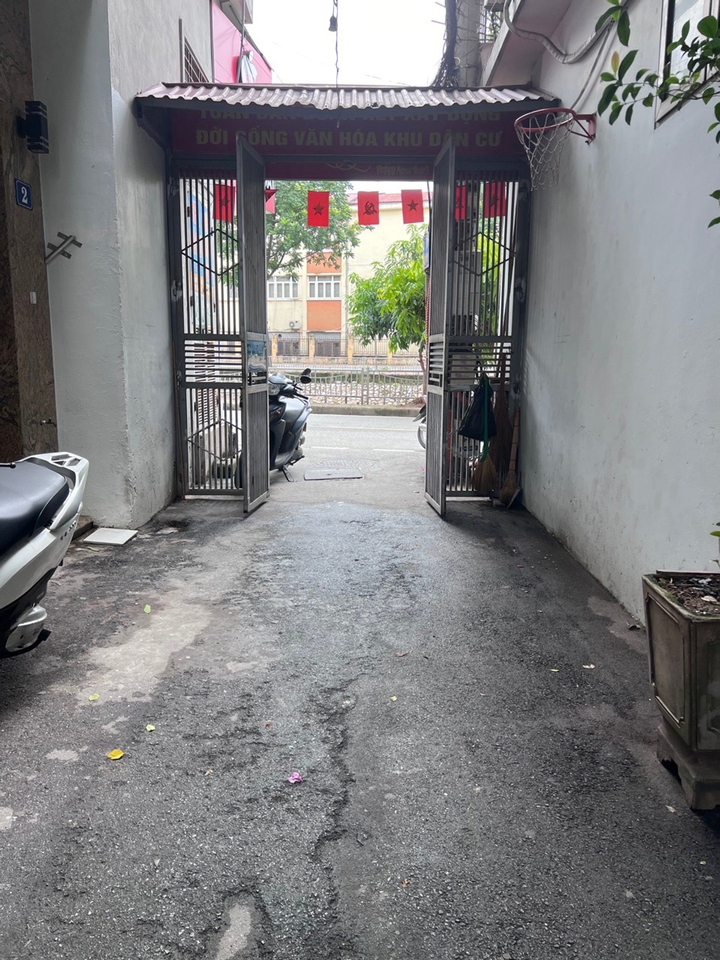 Bán nhà Nguyễn Lân - diện tích 82m2 4 tầng - mặt tiền 4m - giá 20,6 tỷ