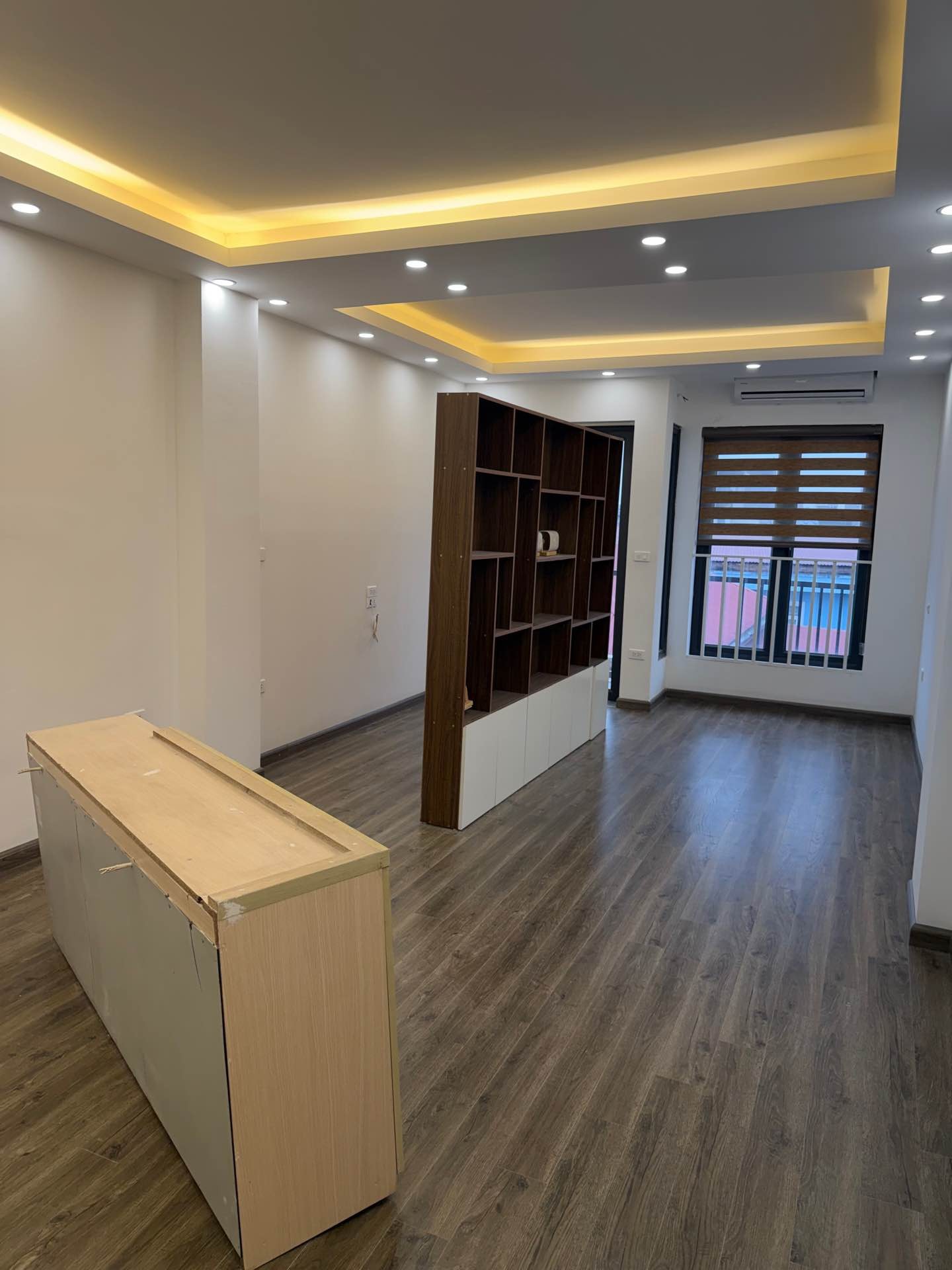 Bán nhà Tứ Liên - diện tích 51m2 8 tầng - Ô TÔ VÀO NHÀ - giá 25,3 tỷ