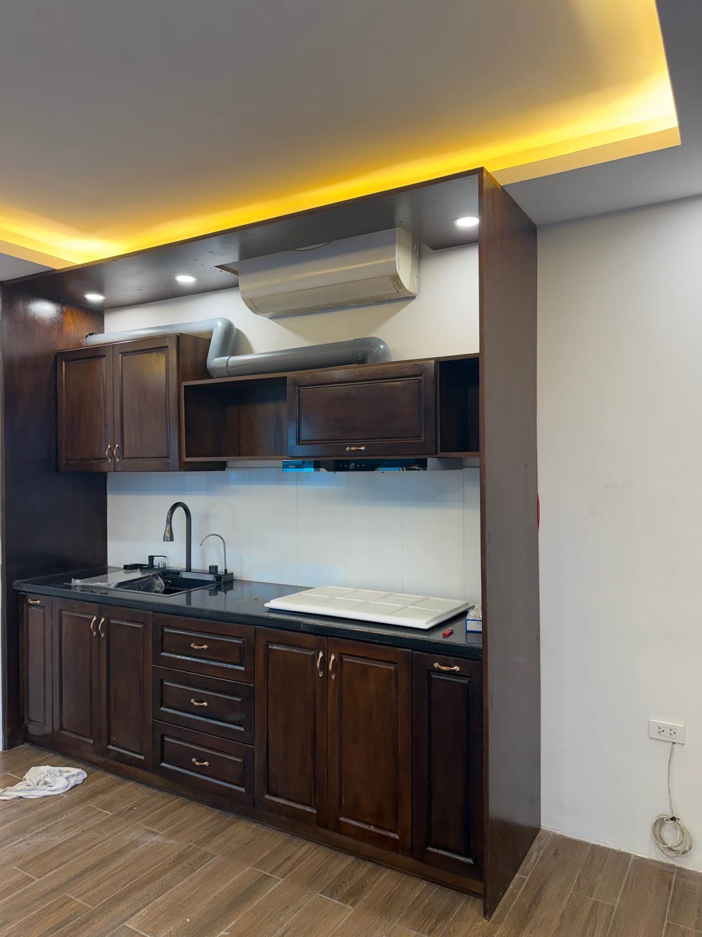 Bán nhà Tứ Liên - diện tích 51m2 8 tầng - Ô TÔ VÀO NHÀ - giá 25,3 tỷ