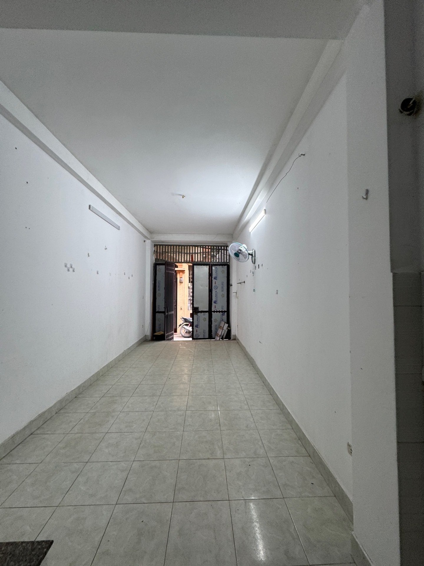 Bán nhà Tam Trinh - diện tích 30m2 2 tầng - mặt ngõ - giá 7,5 tỷ