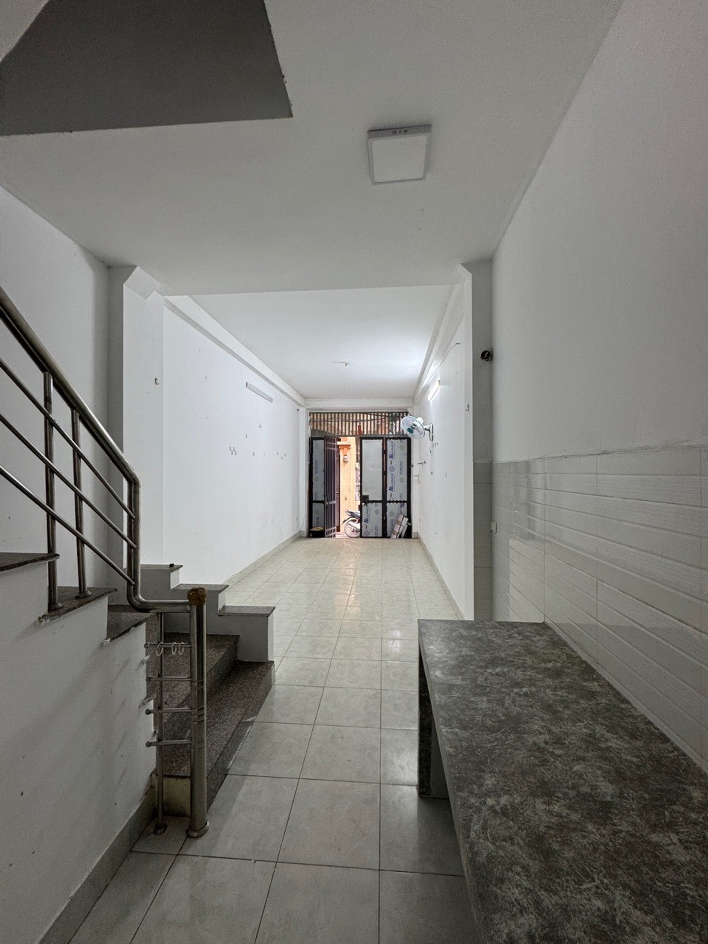 Bán nhà Tam Trinh - diện tích 30m2 2 tầng - mặt ngõ - giá 7,5 tỷ