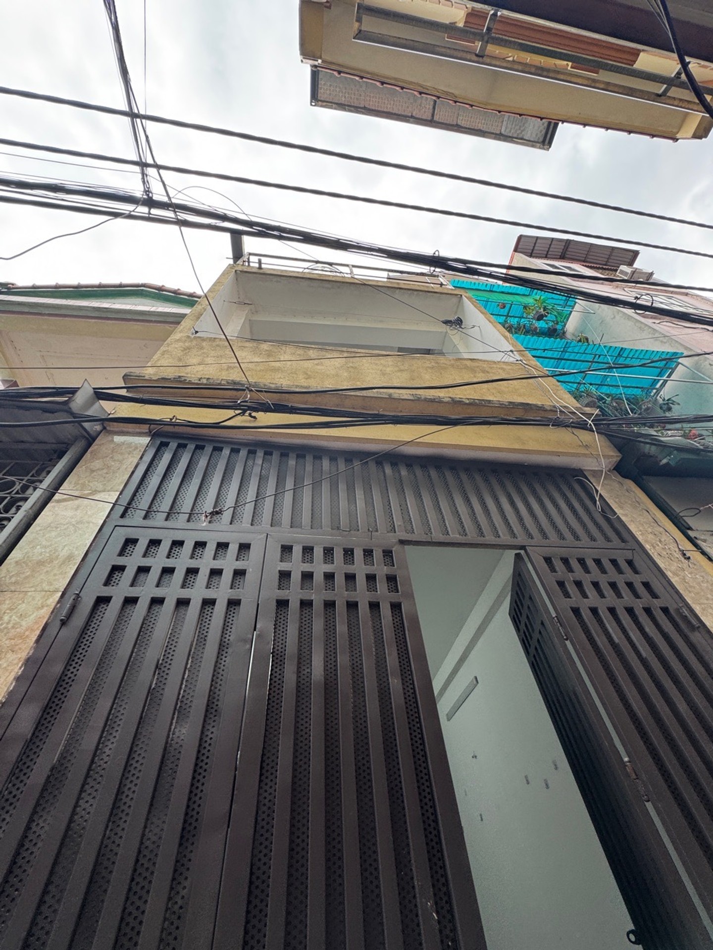 Bán nhà Tam Trinh - diện tích 30m2 2 tầng - mặt ngõ - giá 7,5 tỷ