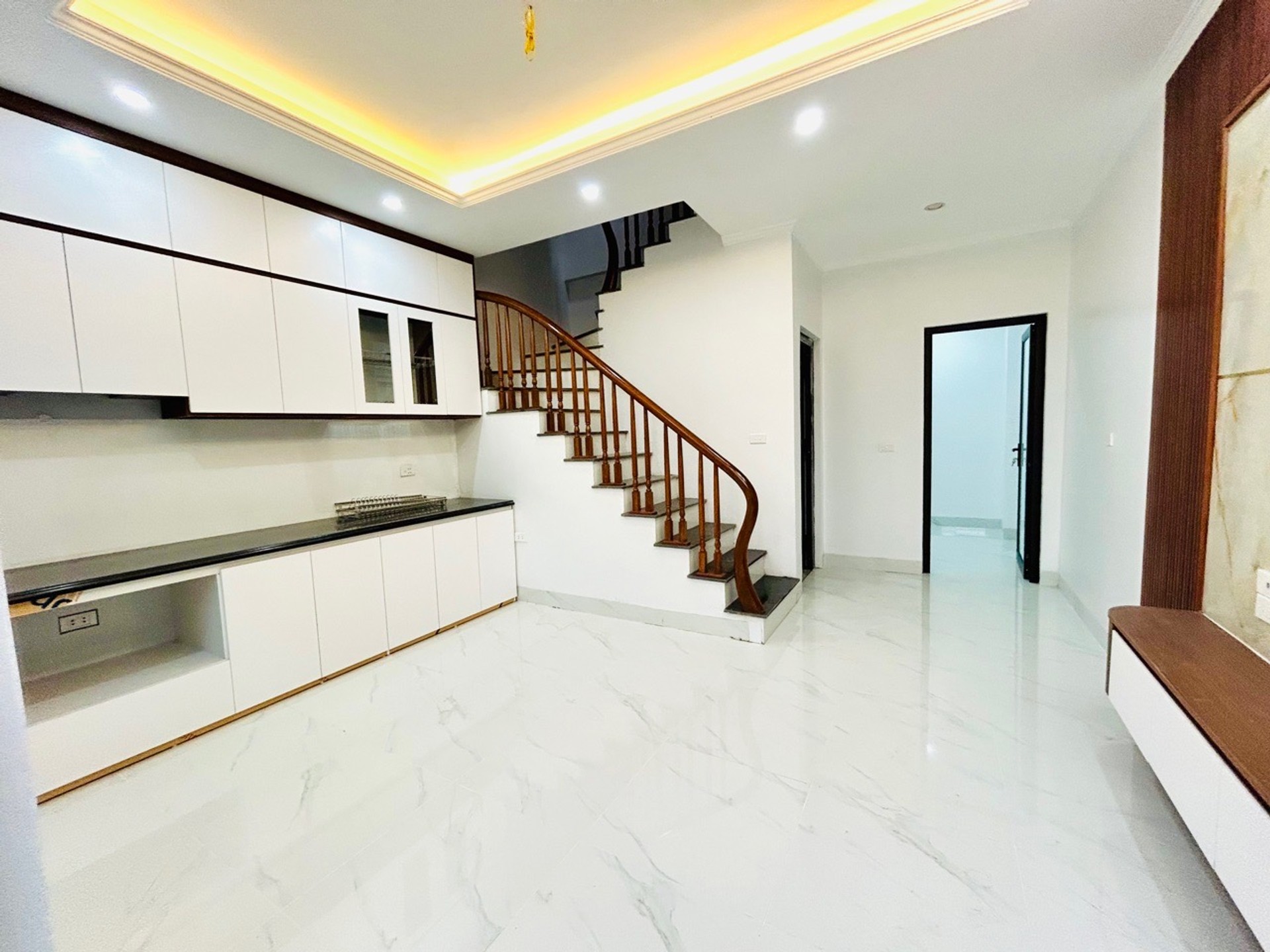 Bán nhà Thanh Lân - diện tích 30m2 3 tầng - gần ô tô - giá 3,3 tỷ