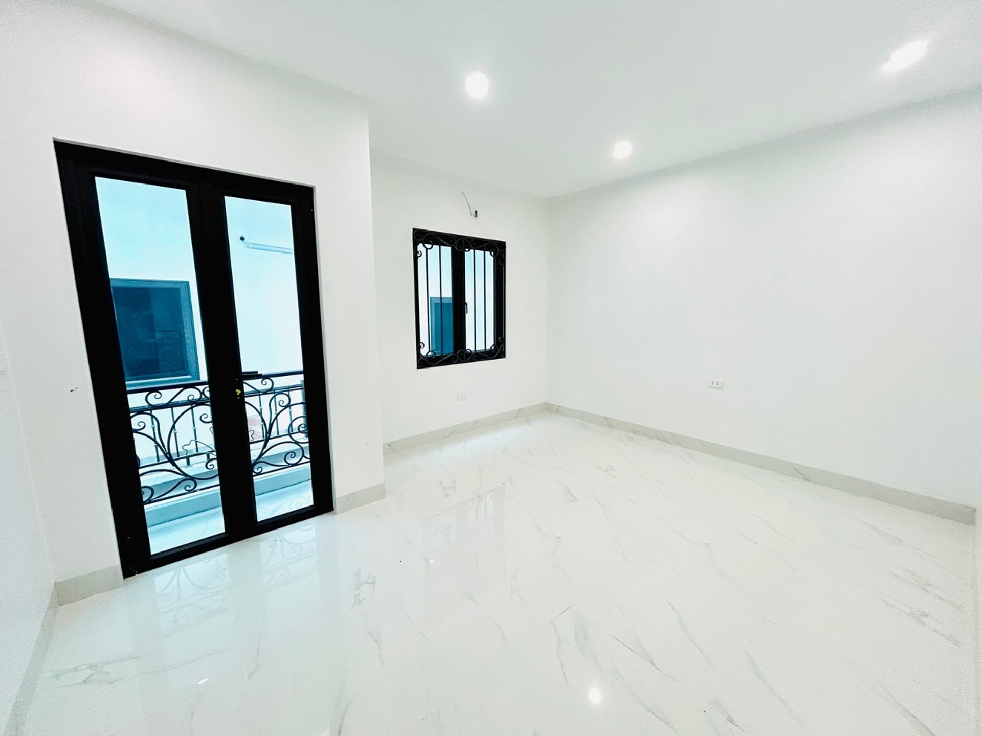 Bán nhà Thanh Lân - diện tích 30m2 3 tầng - gần ô tô - giá 3,3 tỷ