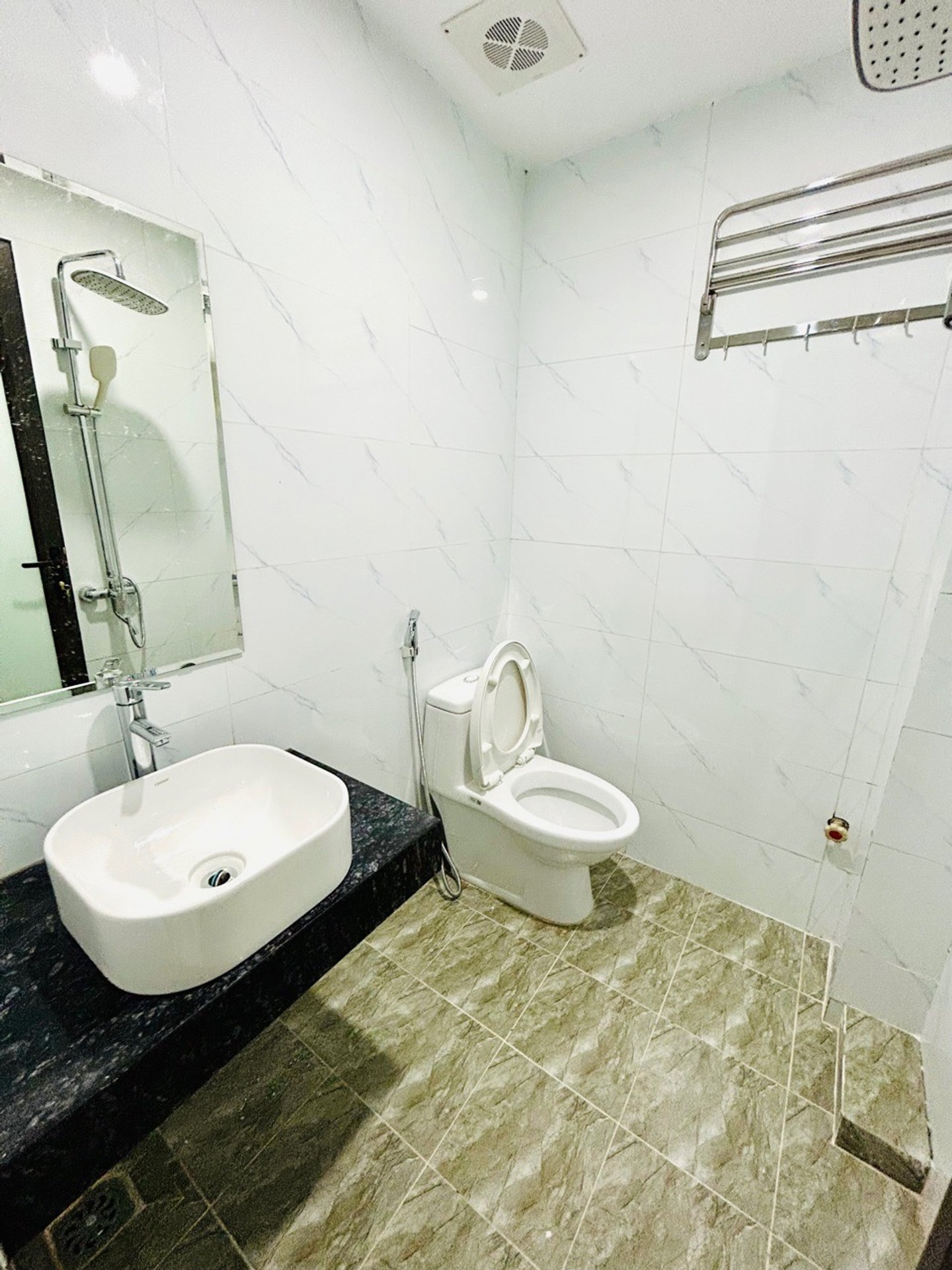 Bán nhà Thanh Lân - diện tích 30m2 3 tầng - gần ô tô - giá 3,3 tỷ