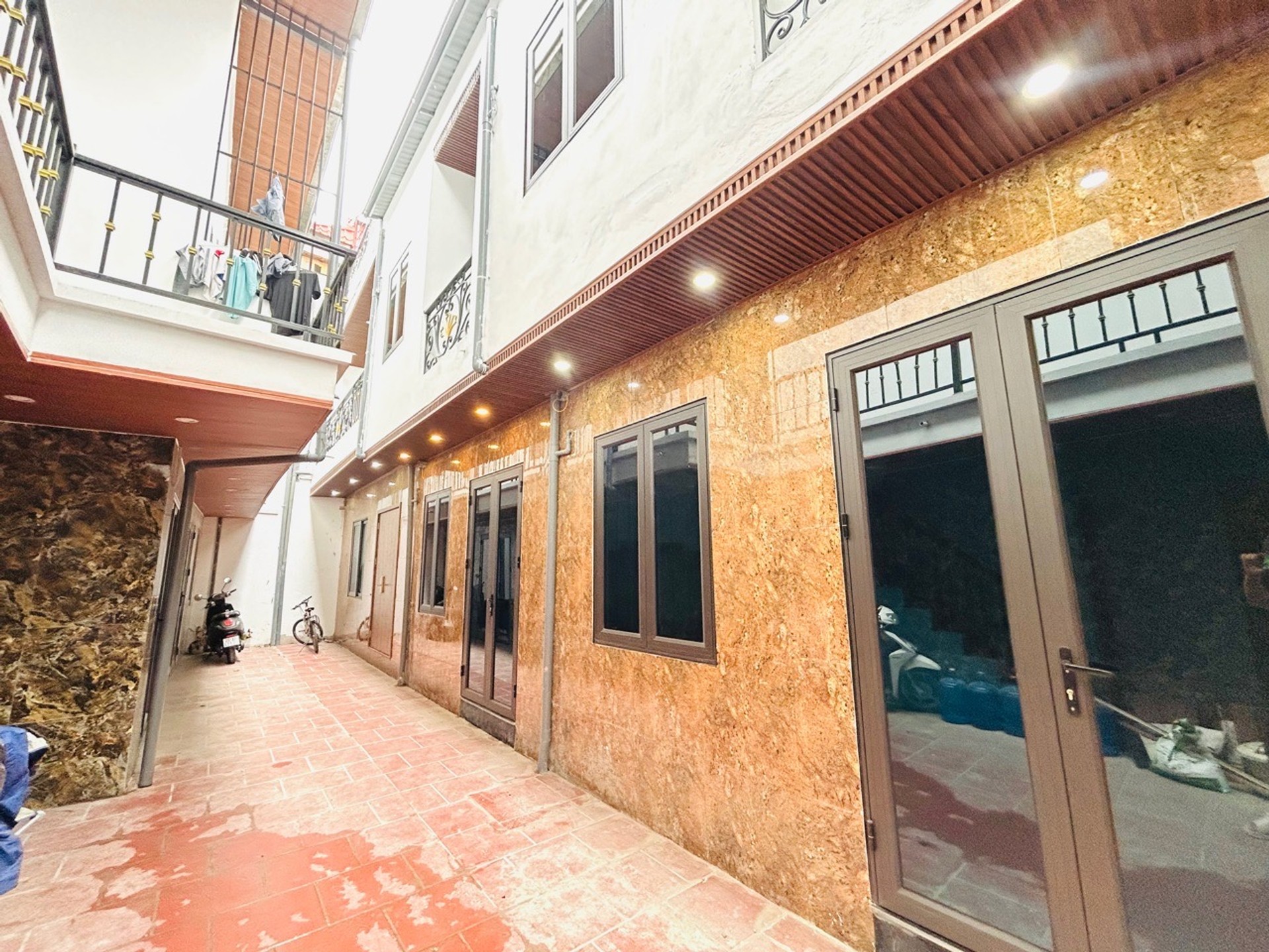 Bán nhà Thanh Lân - diện tích 30m2 3 tầng - gần ô tô - giá 3,3 tỷ