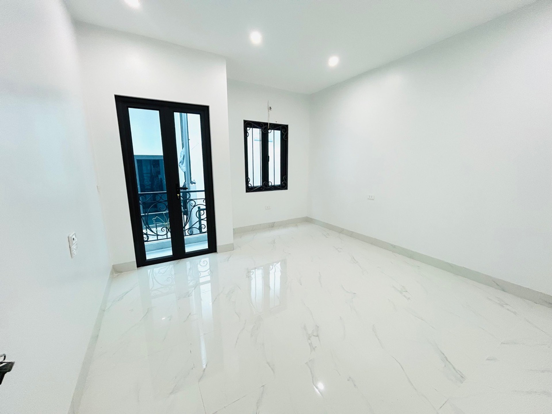 Bán nhà Thanh Lân - diện tích 30m2 3 tầng - gần ô tô - giá 3,3 tỷ