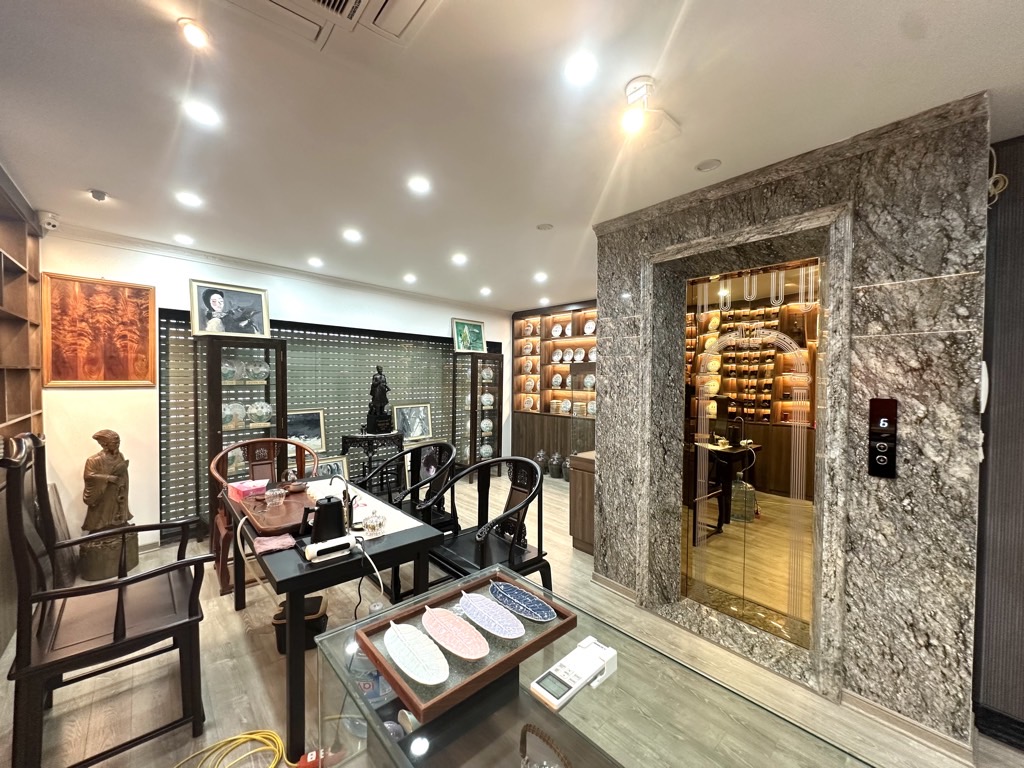 Bán nhà Đền Lừ 1 - diện tích 53m2 7 tầng - Nhà hai mặt ngõ ô tô - giá 35 tỷ