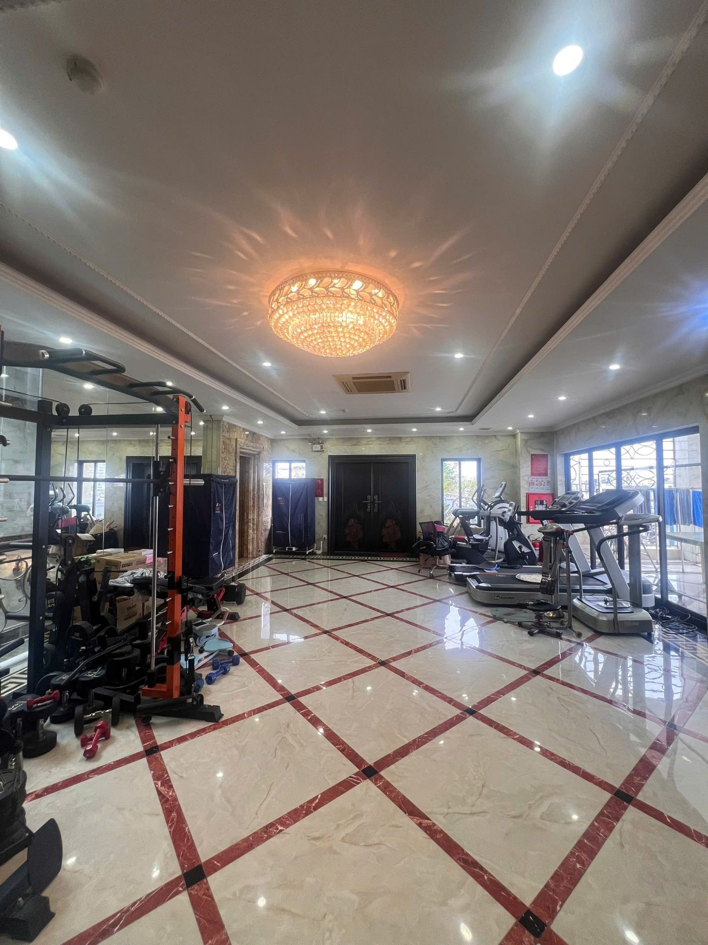 Bán nhà Hồng Hà - diện tích 307m2 9 tầng - Ngõ 3 ô tô tránh - giá 180 tỷ