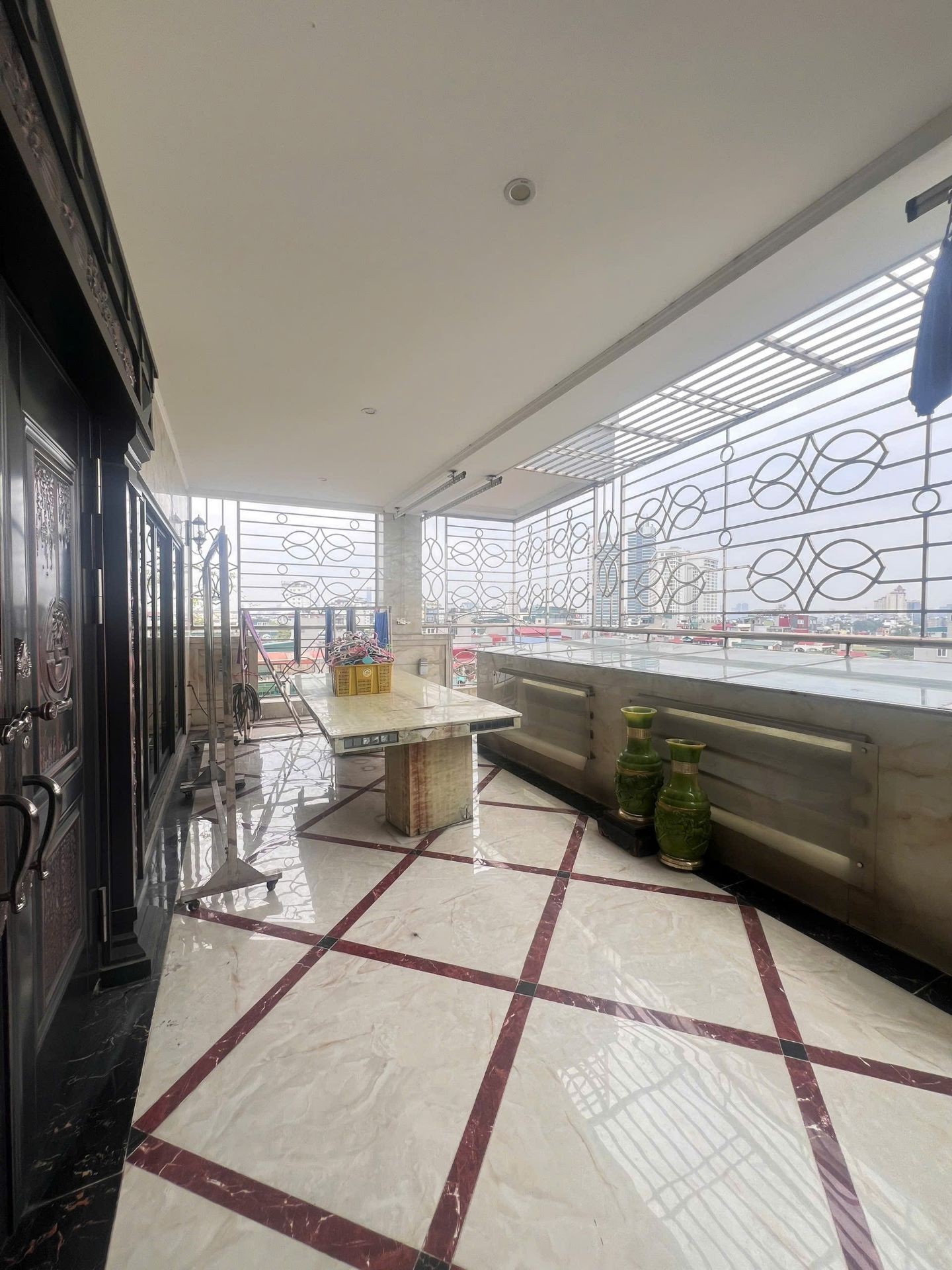 Bán nhà Hồng Hà - diện tích 307m2 9 tầng - Ngõ 3 ô tô tránh - giá 180 tỷ