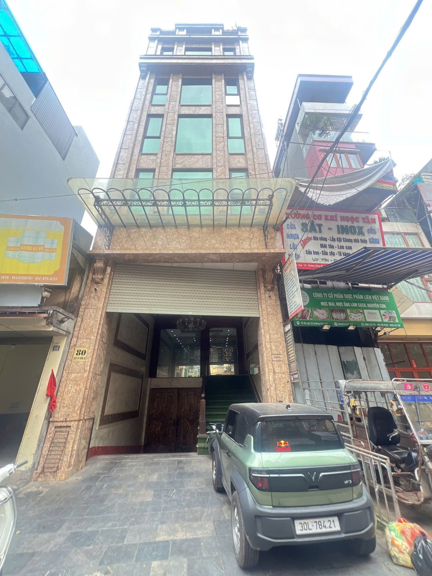 Bán nhà Hồng Hà - diện tích 307m2 9 tầng - Ngõ 3 ô tô tránh - giá 180 tỷ