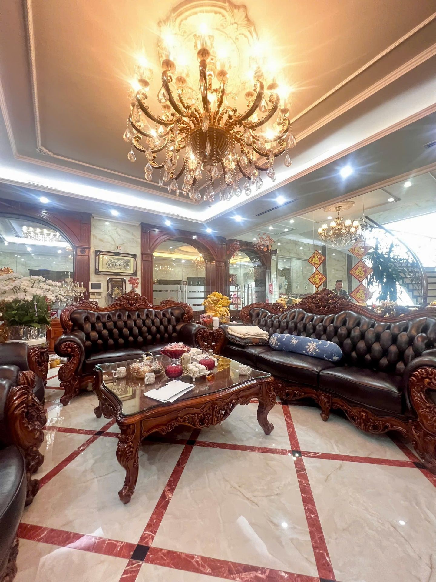 Bán nhà Hồng Hà - diện tích 307m2 9 tầng - Ngõ 3 ô tô tránh - giá 180 tỷ