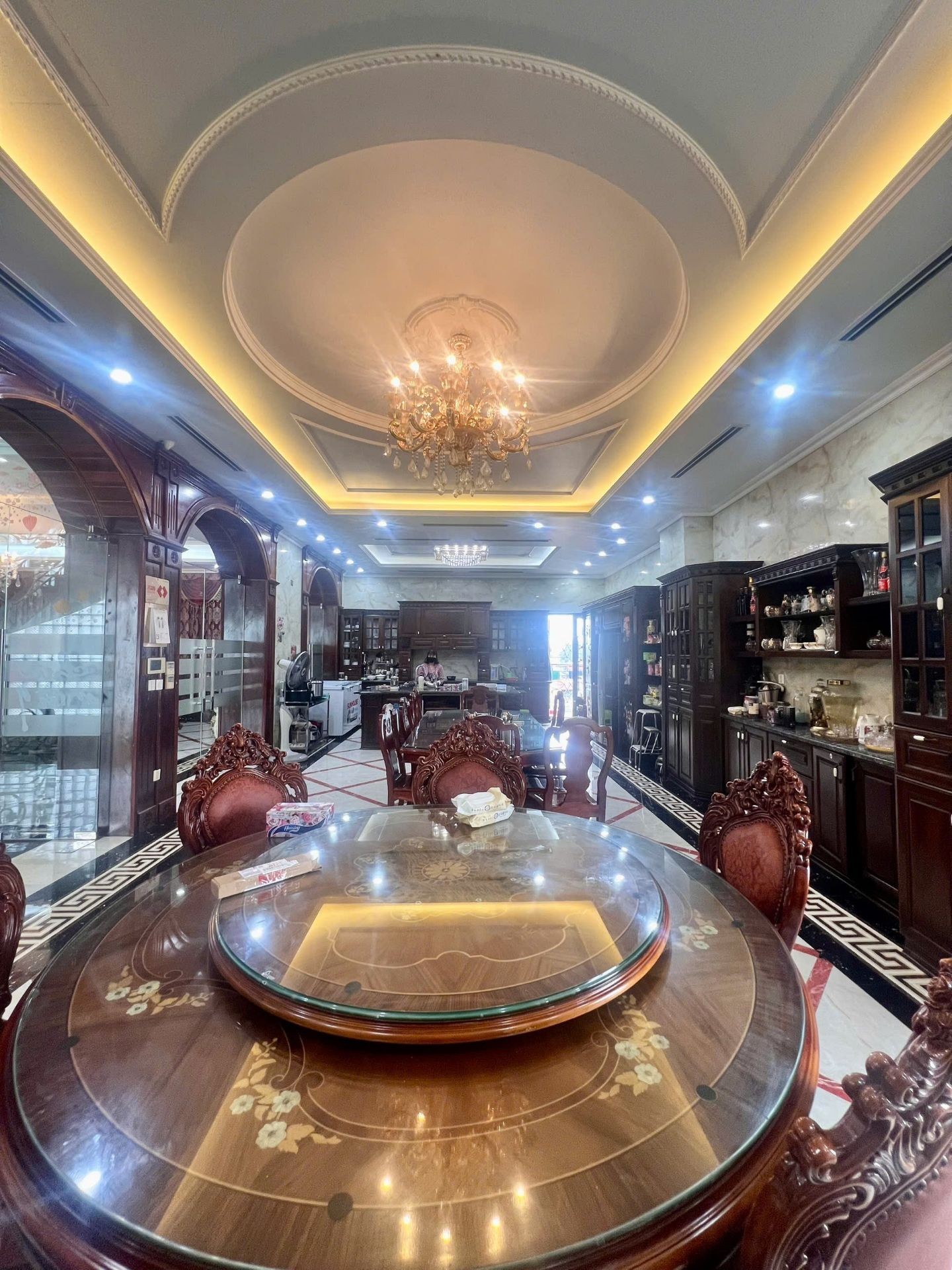 Bán nhà Hồng Hà - diện tích 307m2 9 tầng - Ngõ 3 ô tô tránh - giá 180 tỷ