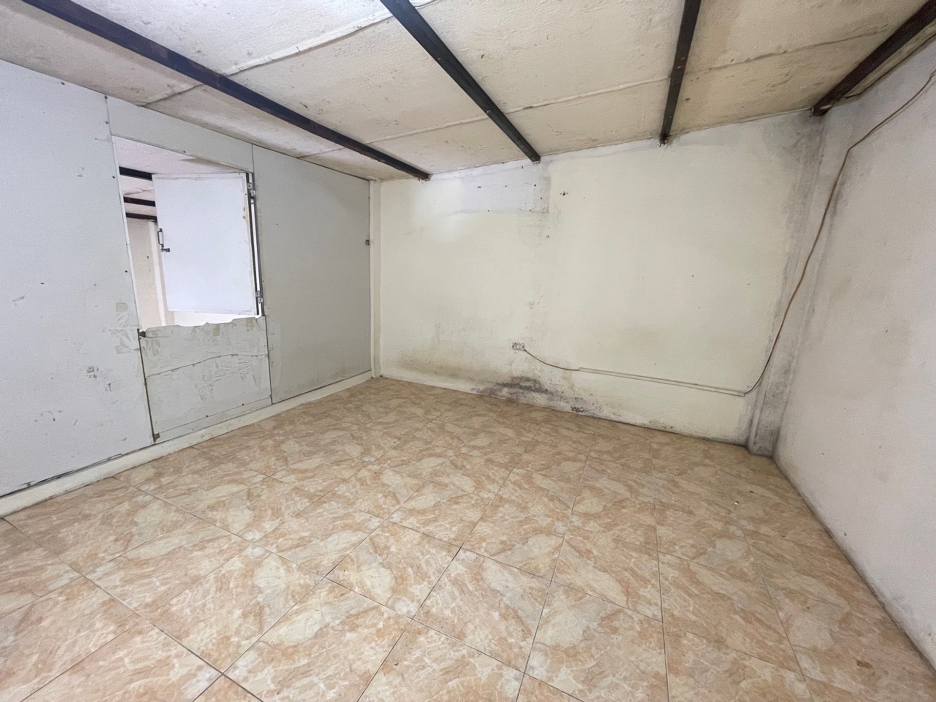 Bán nhà Định Công Thượng - diện tích 41m2 1 tầng - Đất làng xóm - giá 1,9 tỷ