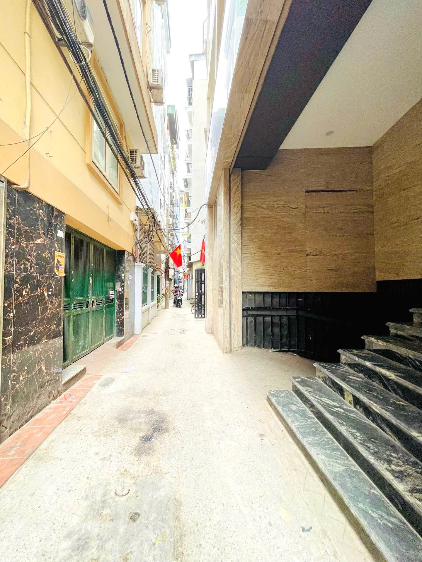 Bán nhà Trần Duy Hưng - diện tích 148m2 8 tầng - Mặt tiền quyền lực - giá 42,86 tỷ