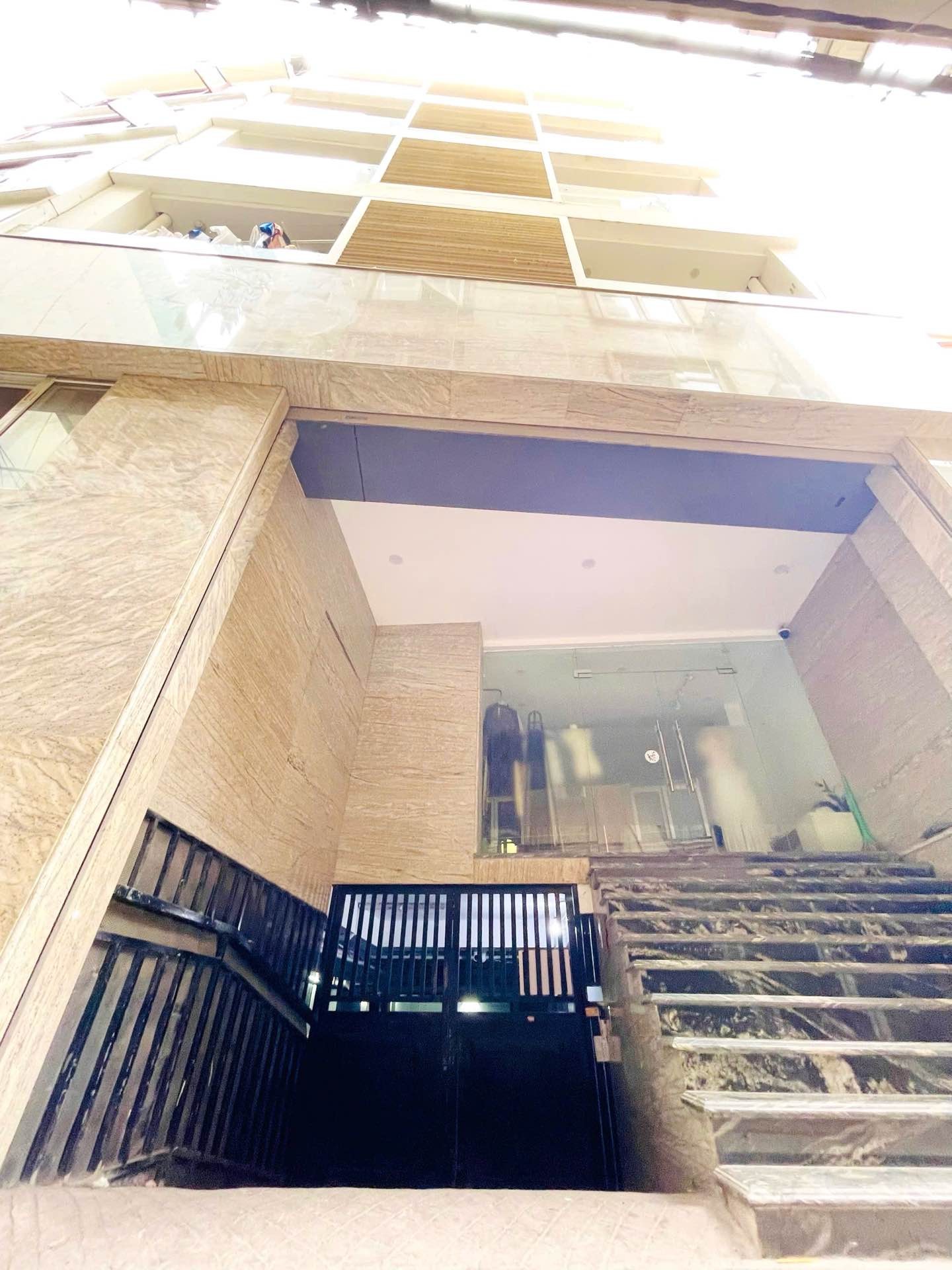 Bán nhà Trần Duy Hưng - diện tích 148m2 8 tầng - Mặt tiền quyền lực - giá 42,86 tỷ