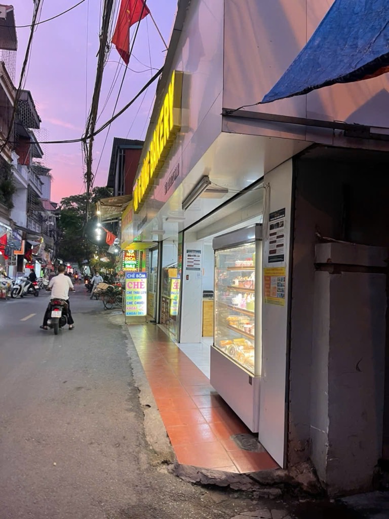 Bán nhà Mai Động - diện tích 160m2 3 tầng - Mặt phố lô góc 3 thoáng - giá 30 tỷ