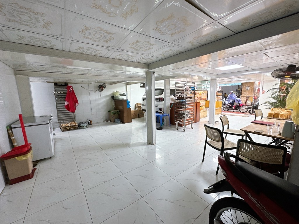 Bán nhà Mai Động - diện tích 160m2 3 tầng - Mặt phố lô góc 3 thoáng - giá 30 tỷ