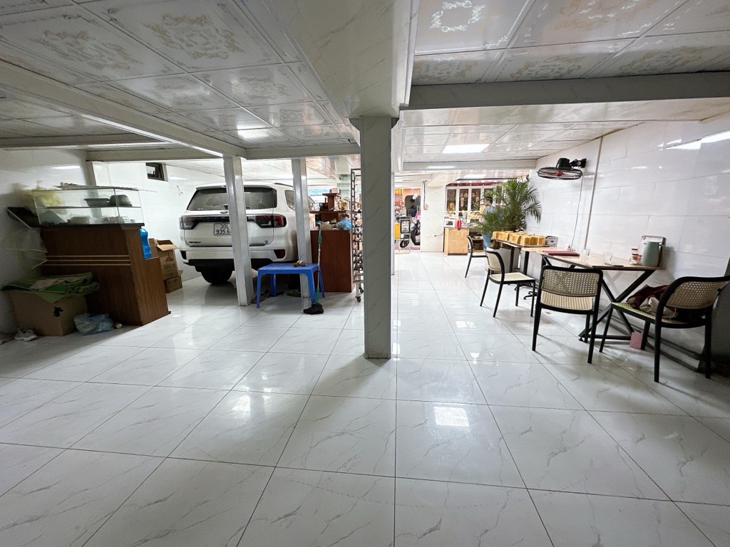 Bán nhà Mai Động - diện tích 160m2 3 tầng - Mặt phố lô góc 3 thoáng - giá 30 tỷ