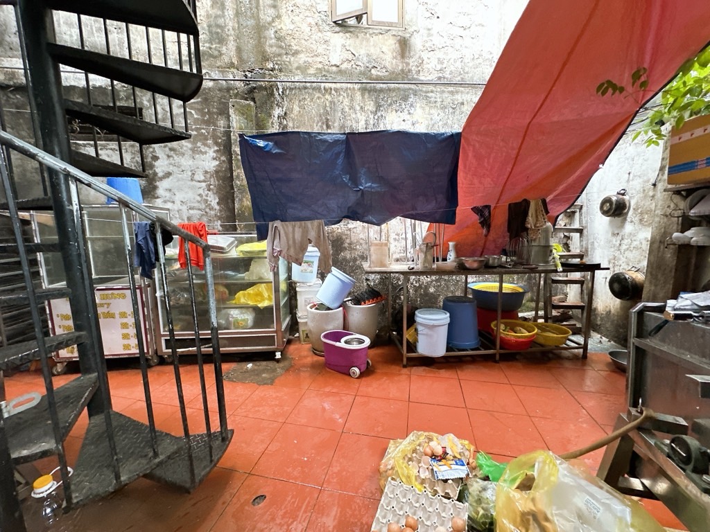 Bán nhà Mai Động - diện tích 160m2 3 tầng - Mặt phố lô góc 3 thoáng - giá 30 tỷ