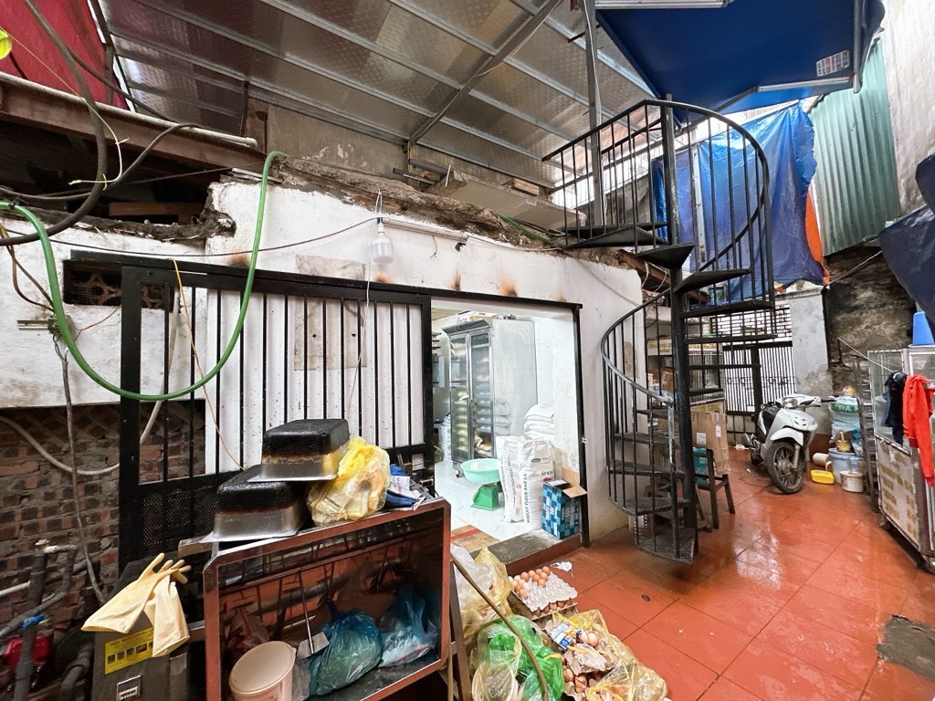 Bán nhà Mai Động - diện tích 160m2 3 tầng - Mặt phố lô góc 3 thoáng - giá 30 tỷ