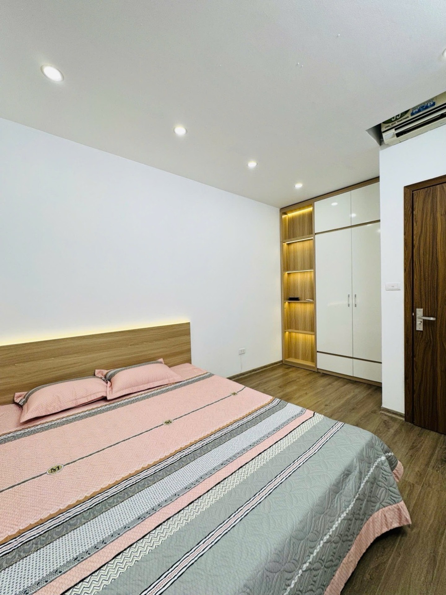 Bán nhà Nguyễn Xiển - diện tích 65m2 1 tầng - nhà đẹp hiếm có - giá 4,68 tỷ