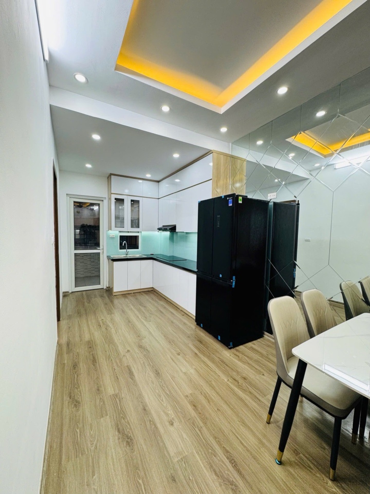 Bán nhà Nguyễn Xiển - diện tích 65m2 1 tầng - nhà đẹp hiếm có - giá 4,68 tỷ
