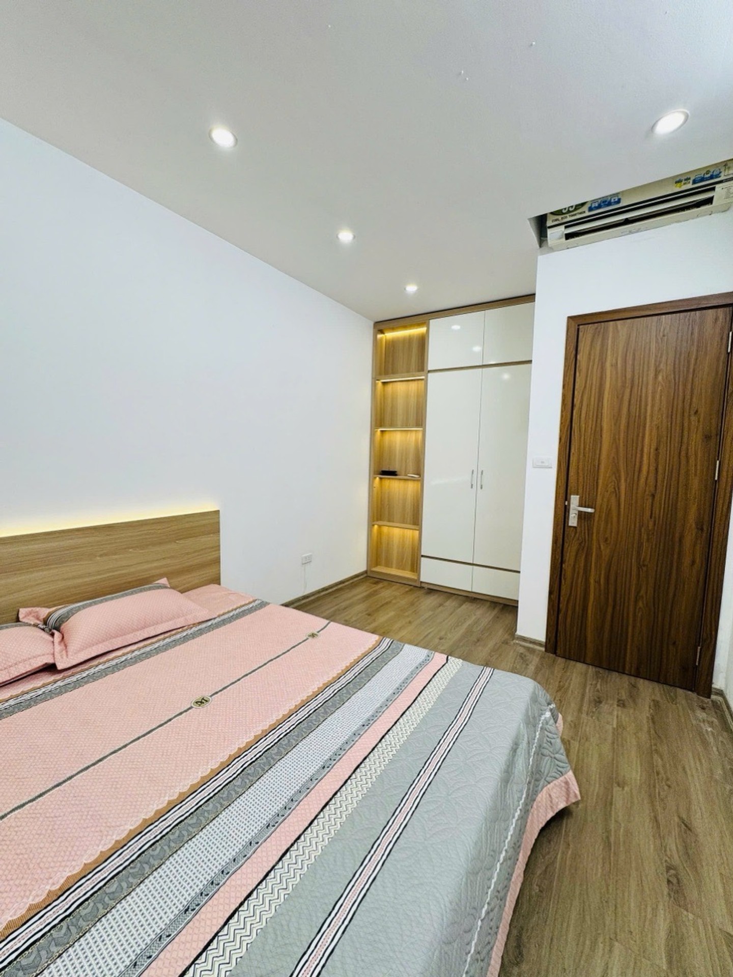 Bán nhà Nguyễn Xiển - diện tích 65m2 1 tầng - nhà đẹp hiếm có - giá 4,68 tỷ