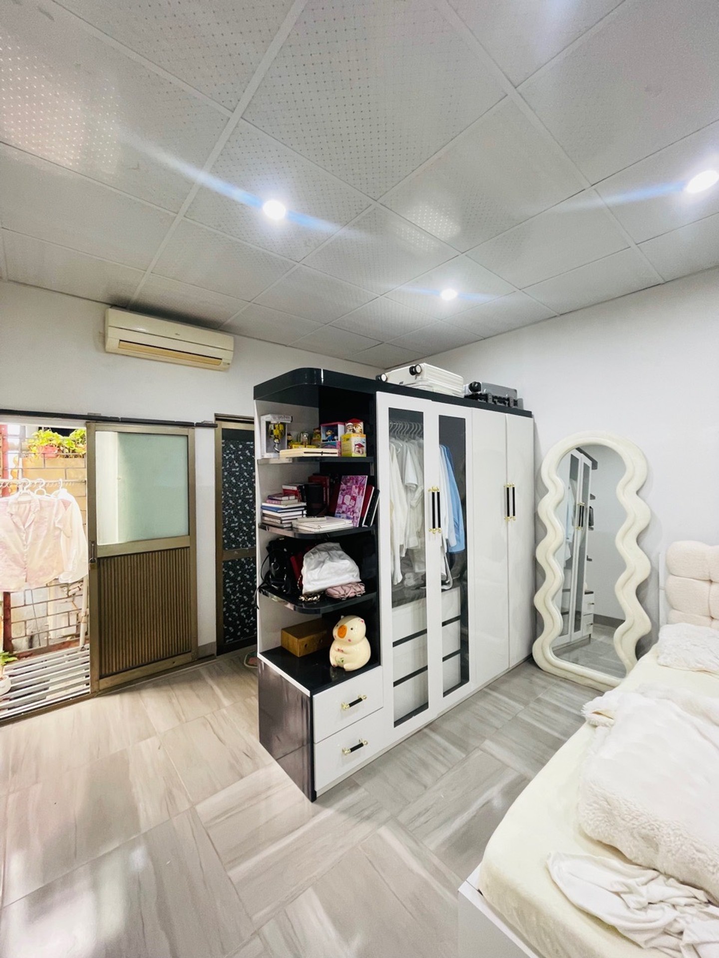 Bán nhà Trương Định - diện tích 100m2 3 tầng - Căn hộ tập thể cực hiếm - giá 3,8 tỷ