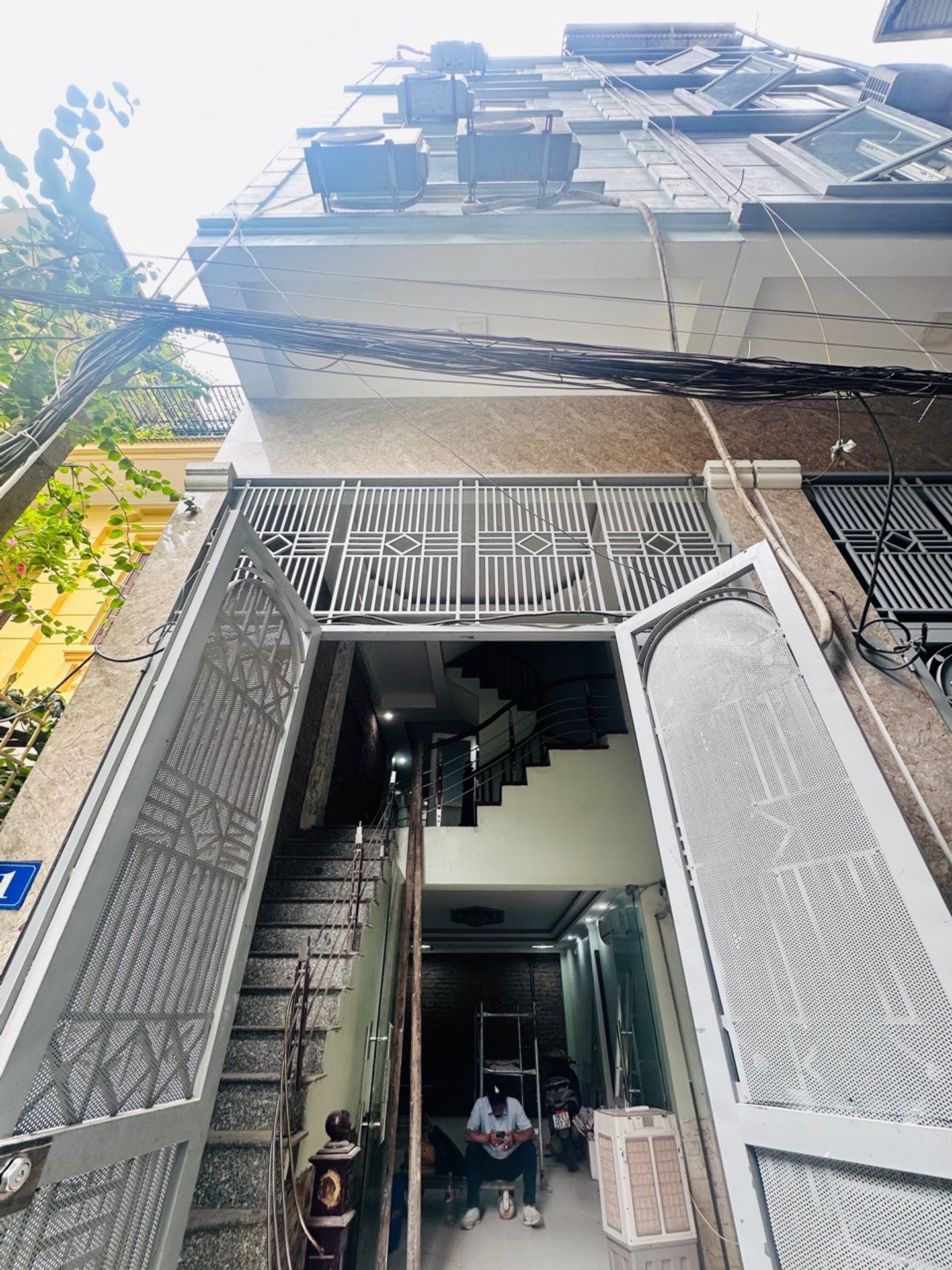 Bán nhà Vũ Tông Phan - diện tích 40m2 6 tầng - Ô TÔ VÀO NHÀ - giá 12,6 tỷ