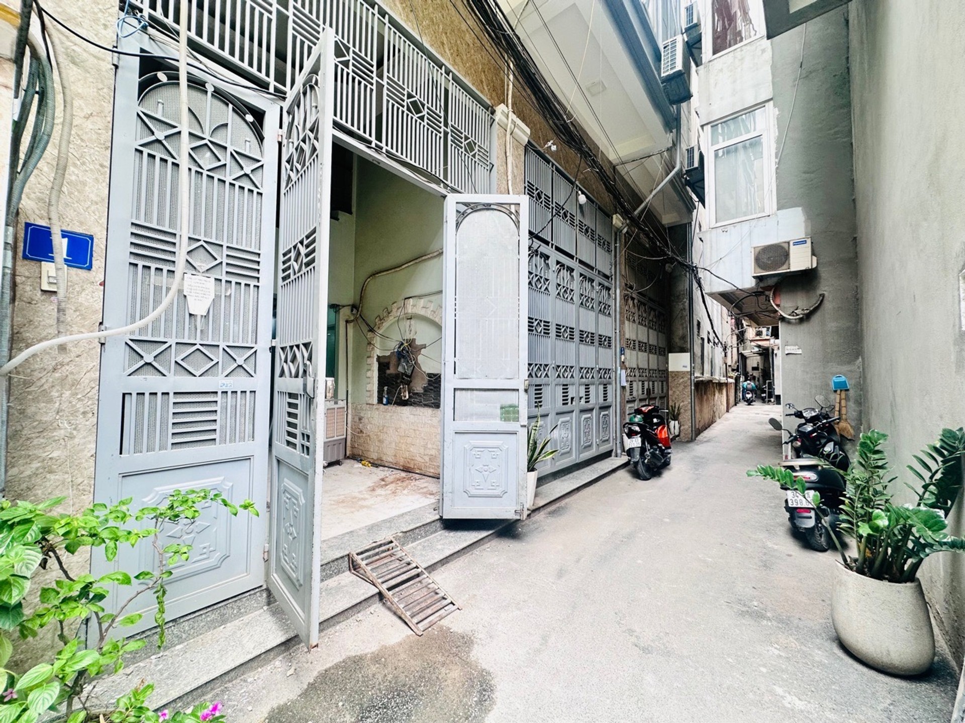 Bán nhà Vũ Tông Phan - diện tích 40m2 6 tầng - Ô TÔ VÀO NHÀ - giá 12,6 tỷ