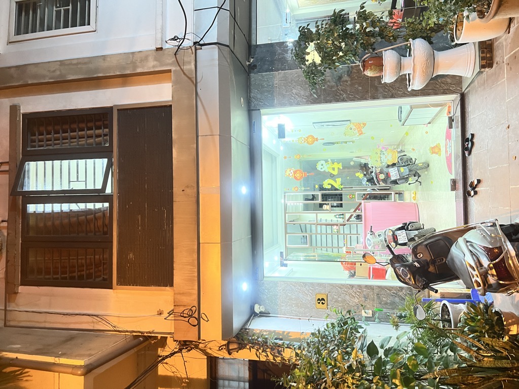 Bán nhà Định Công Thượng - diện tích 36m2 5 tầng - nhà mới chắc chắn, thoáng trước sau - giá 12,6 tỷ