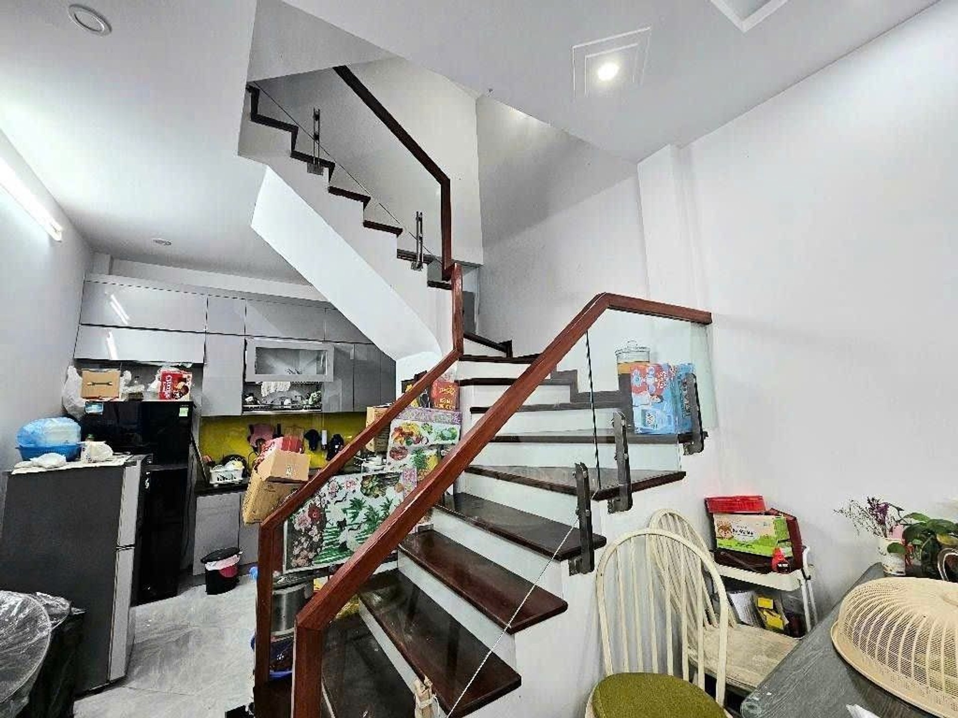 Bán nhà Tân Mai - diện tích 41m2 5 tầng - Mặt ngõ thông ô tô qua nhà - giá 8,4 tỷ