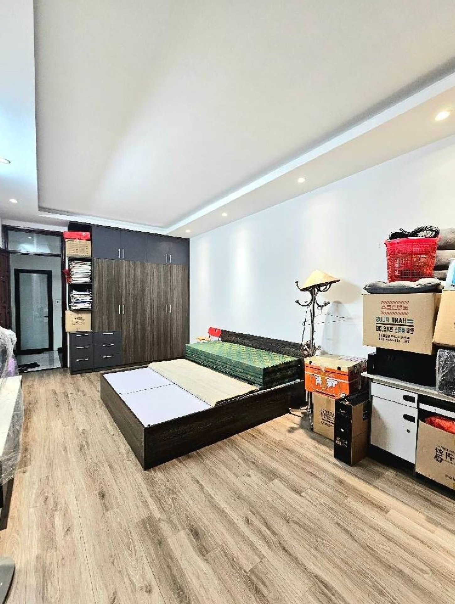 Bán nhà Tân Mai - diện tích 41m2 5 tầng - Mặt ngõ thông ô tô qua nhà - giá 8,4 tỷ