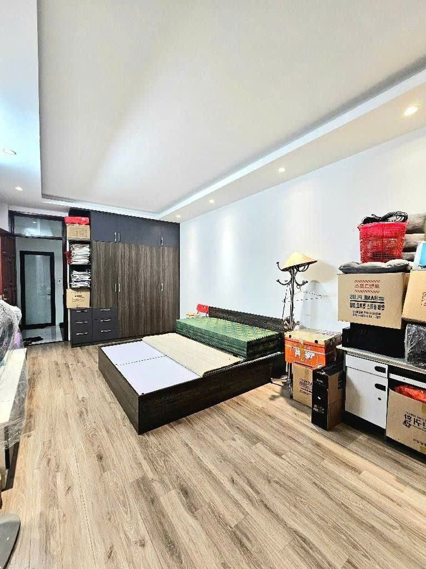 Bán nhà Tân Mai - diện tích 41m2 5 tầng - Mặt ngõ thông ô tô qua nhà - giá 8,4 tỷ