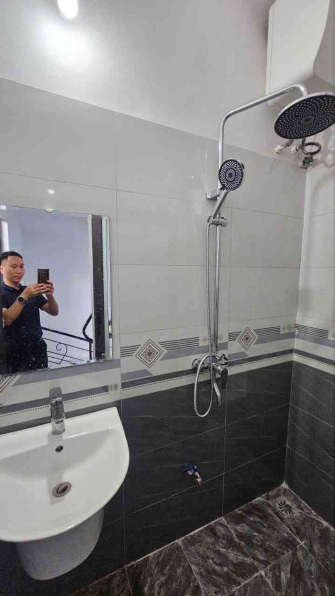 Bán nhà Đông Thiên - diện tích 19m2 4 tầng - Lô góc không quy hoạch - giá 3,28 tỷ