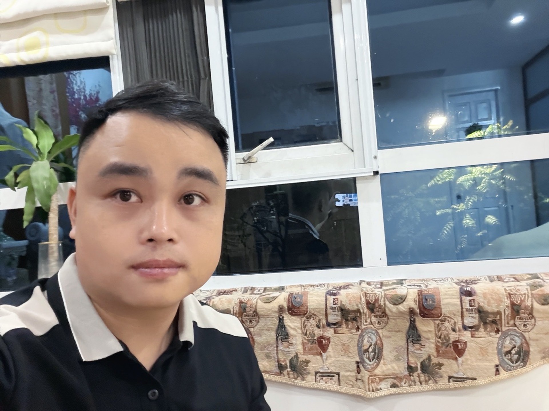 Bán nhà Nguyễn Lân - diện tích 76m2 5 tầng - Lô góc, mặt phố - giá 37,6 tỷ