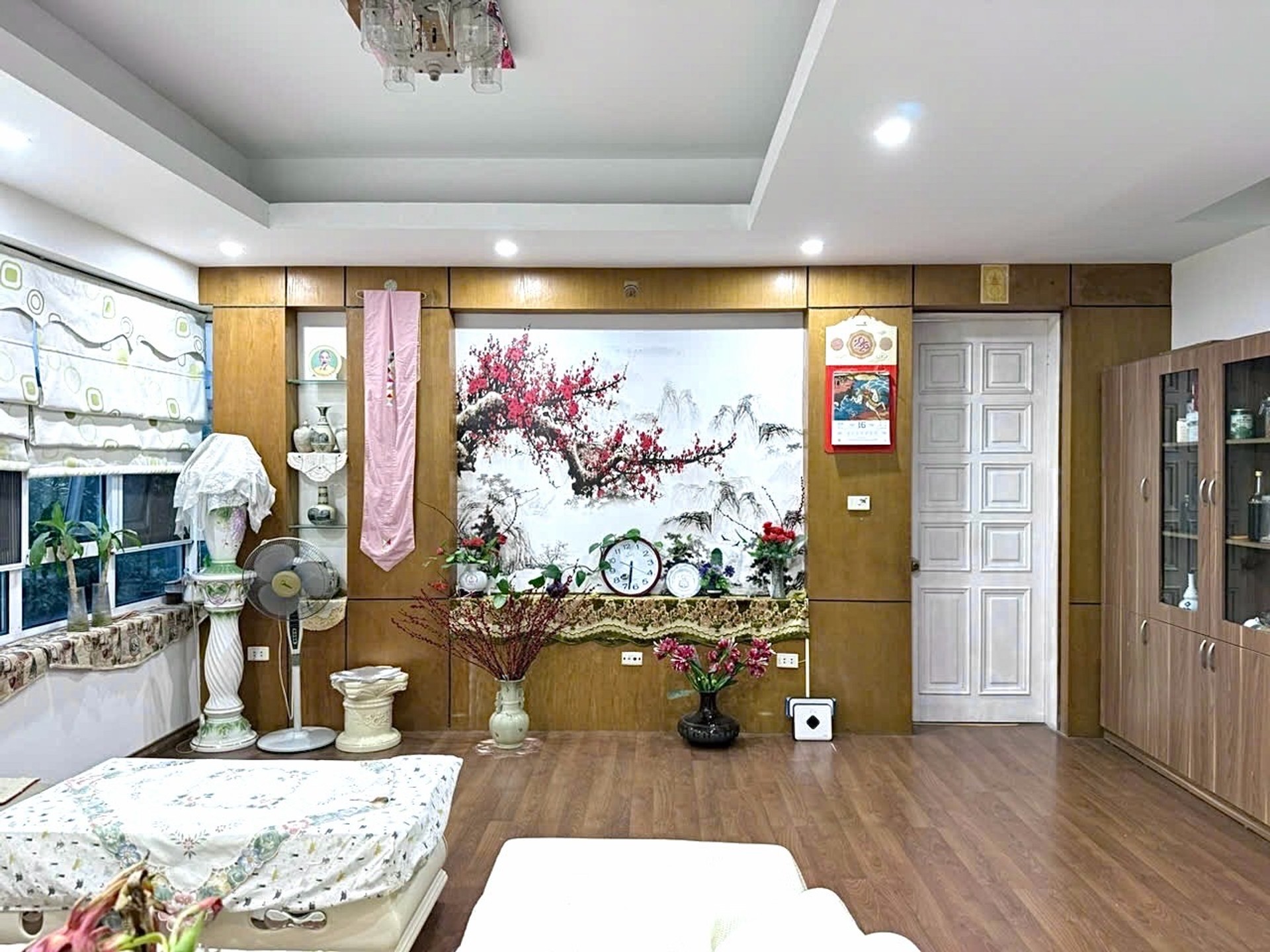 Bán nhà Nguyễn Lân - diện tích 76m2 5 tầng - Lô góc, mặt phố - giá 37,6 tỷ