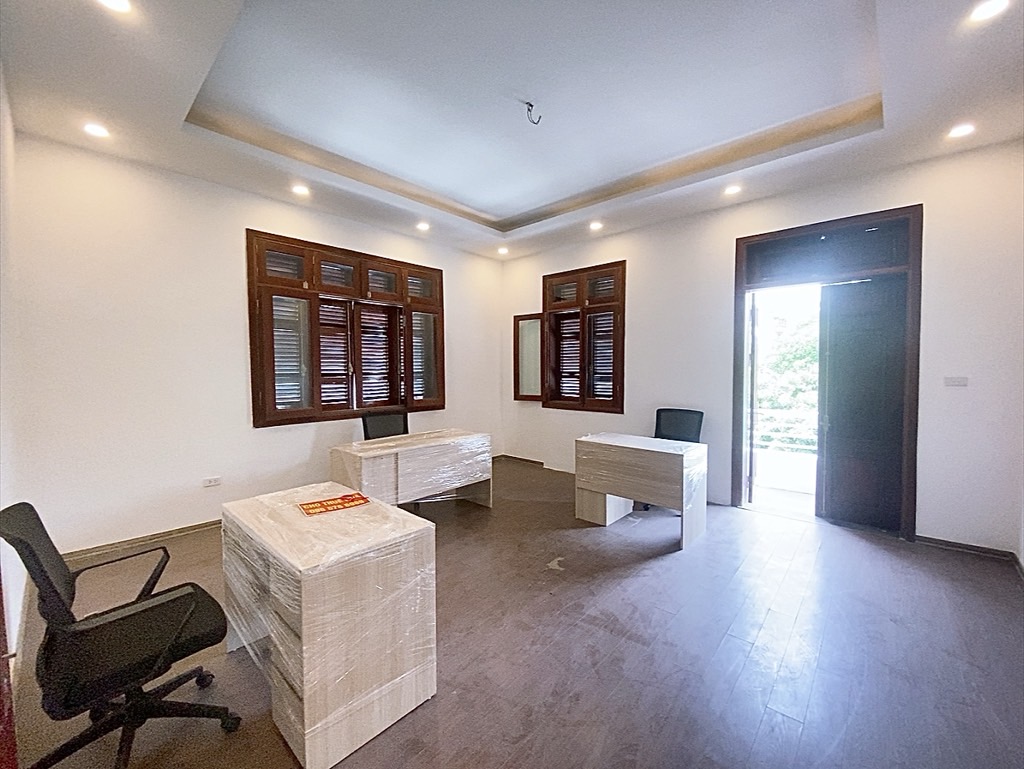 Bán nhà Ngõ 4 ô tô trở lên ( >11m) - diện tích 231m2 3 tầng - Lô góc 2 mặt thoáng - giá 58 tỷ