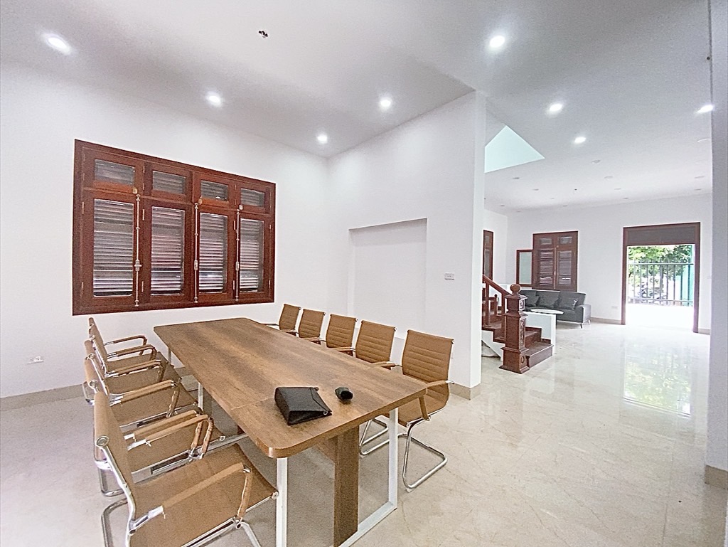 Bán nhà Ngõ 4 ô tô trở lên ( >11m) - diện tích 231m2 3 tầng - Lô góc 2 mặt thoáng - giá 58 tỷ