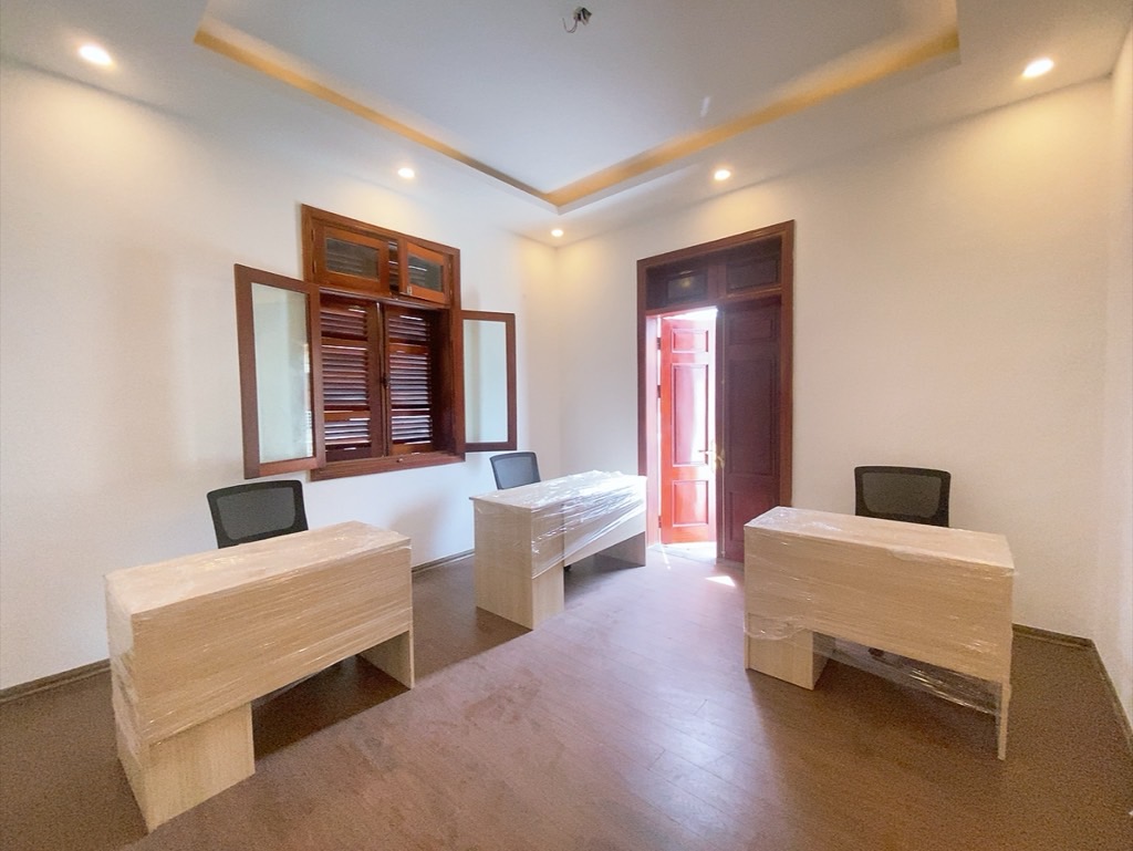 Bán nhà Ngõ 4 ô tô trở lên ( >11m) - diện tích 231m2 3 tầng - Lô góc 2 mặt thoáng - giá 58 tỷ