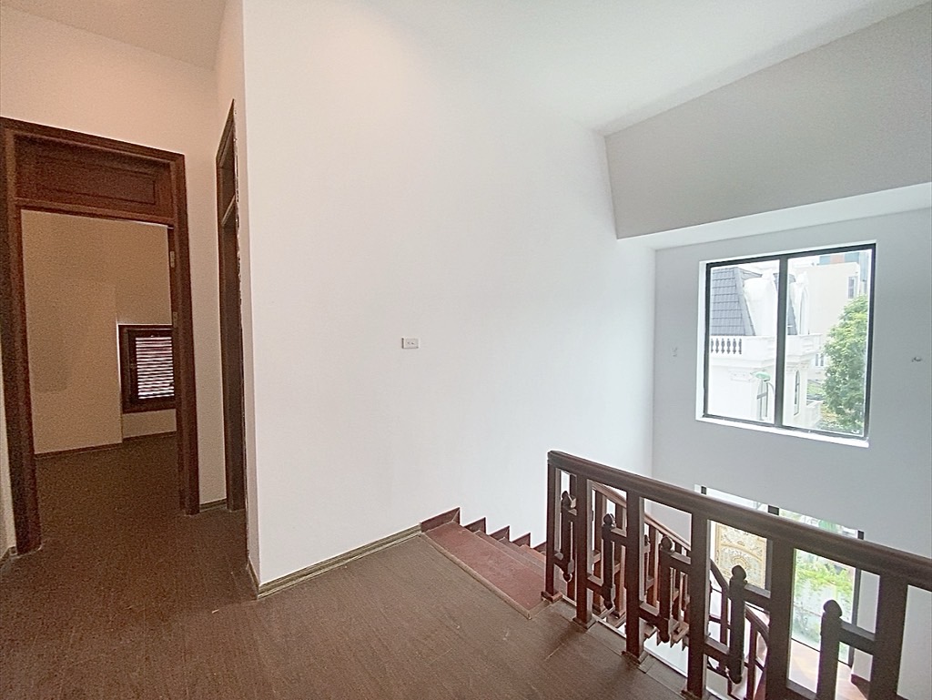 Bán nhà Ngõ 4 ô tô trở lên ( >11m) - diện tích 231m2 3 tầng - Lô góc 2 mặt thoáng - giá 58 tỷ