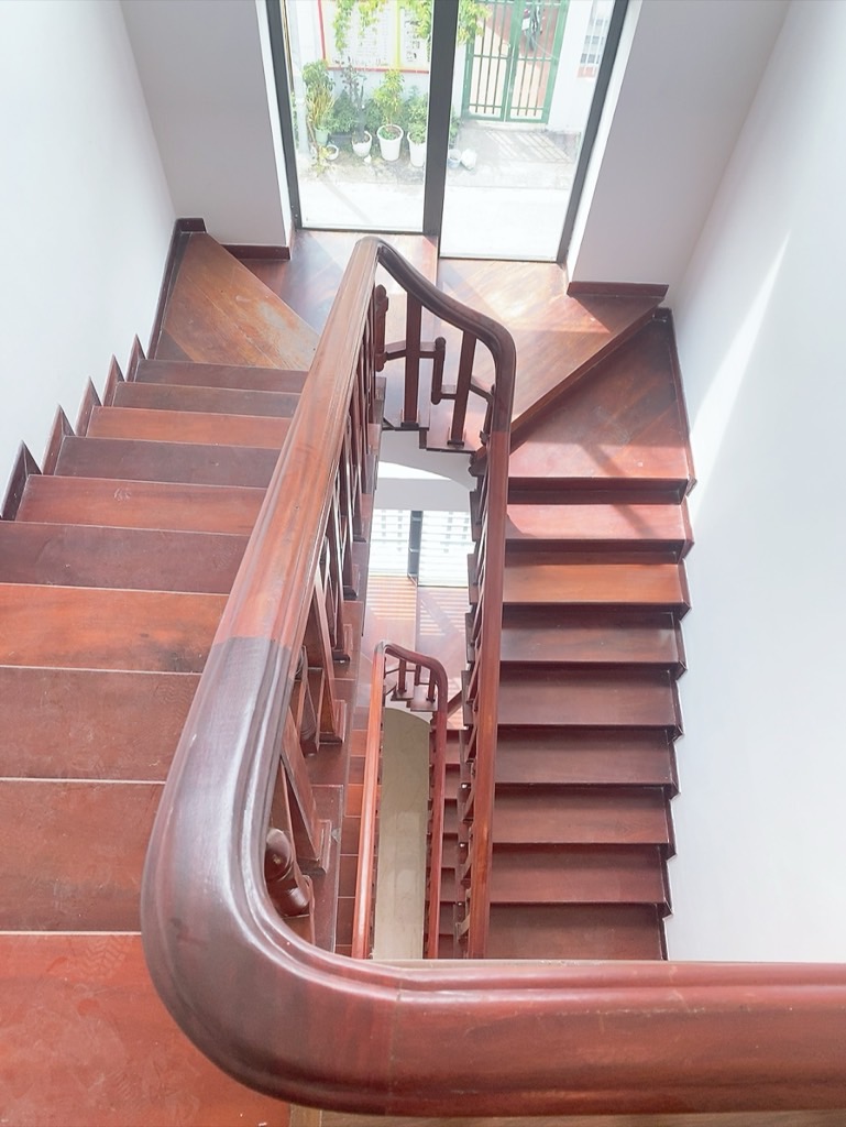 Bán nhà Ngõ 4 ô tô trở lên ( >11m) - diện tích 231m2 3 tầng - Lô góc 2 mặt thoáng - giá 58 tỷ