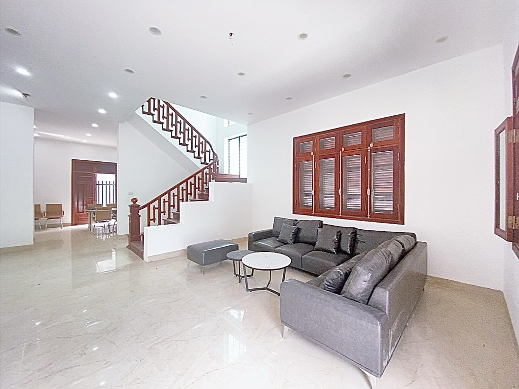 Bán nhà Ngõ 4 ô tô trở lên ( >11m) - diện tích 231m2 3 tầng - Lô góc 2 mặt thoáng - giá 58 tỷ