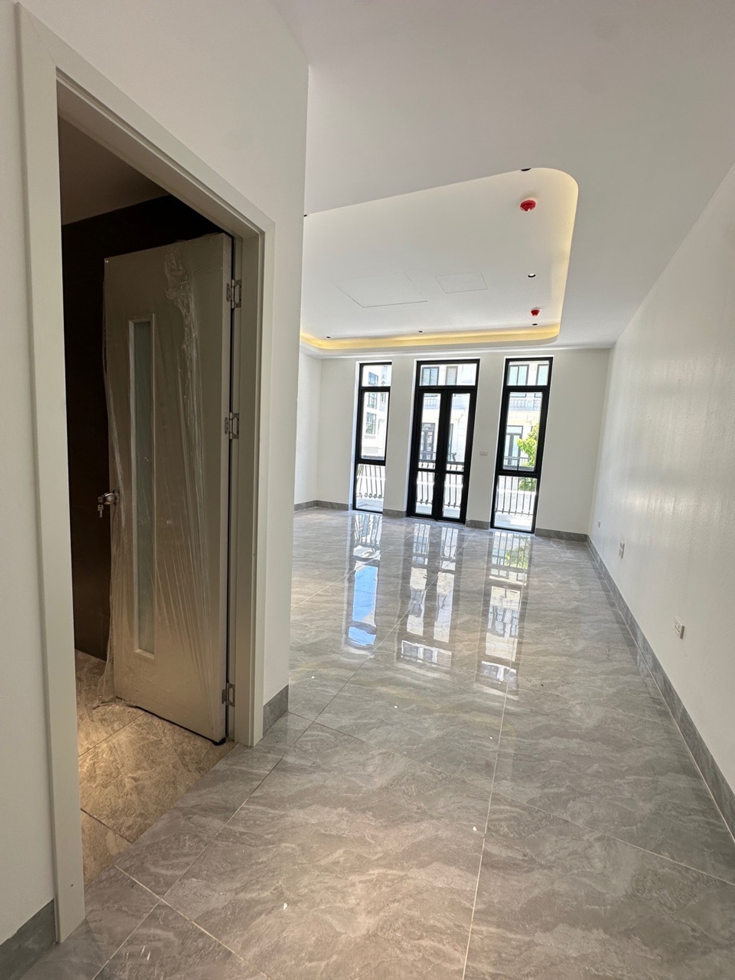 Bán nhà Tân Mai - diện tích 107m2 6 tầng - SIÊU HIẾM KHU VỰC ÍT NHÀ BÁN - giá 37,5 tỷ