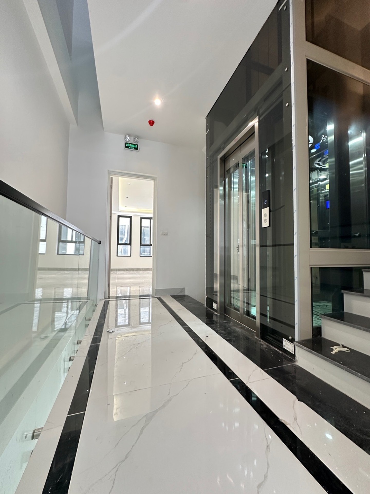 Bán nhà Tân Mai - diện tích 107m2 6 tầng - SIÊU HIẾM KHU VỰC ÍT NHÀ BÁN - giá 37,5 tỷ