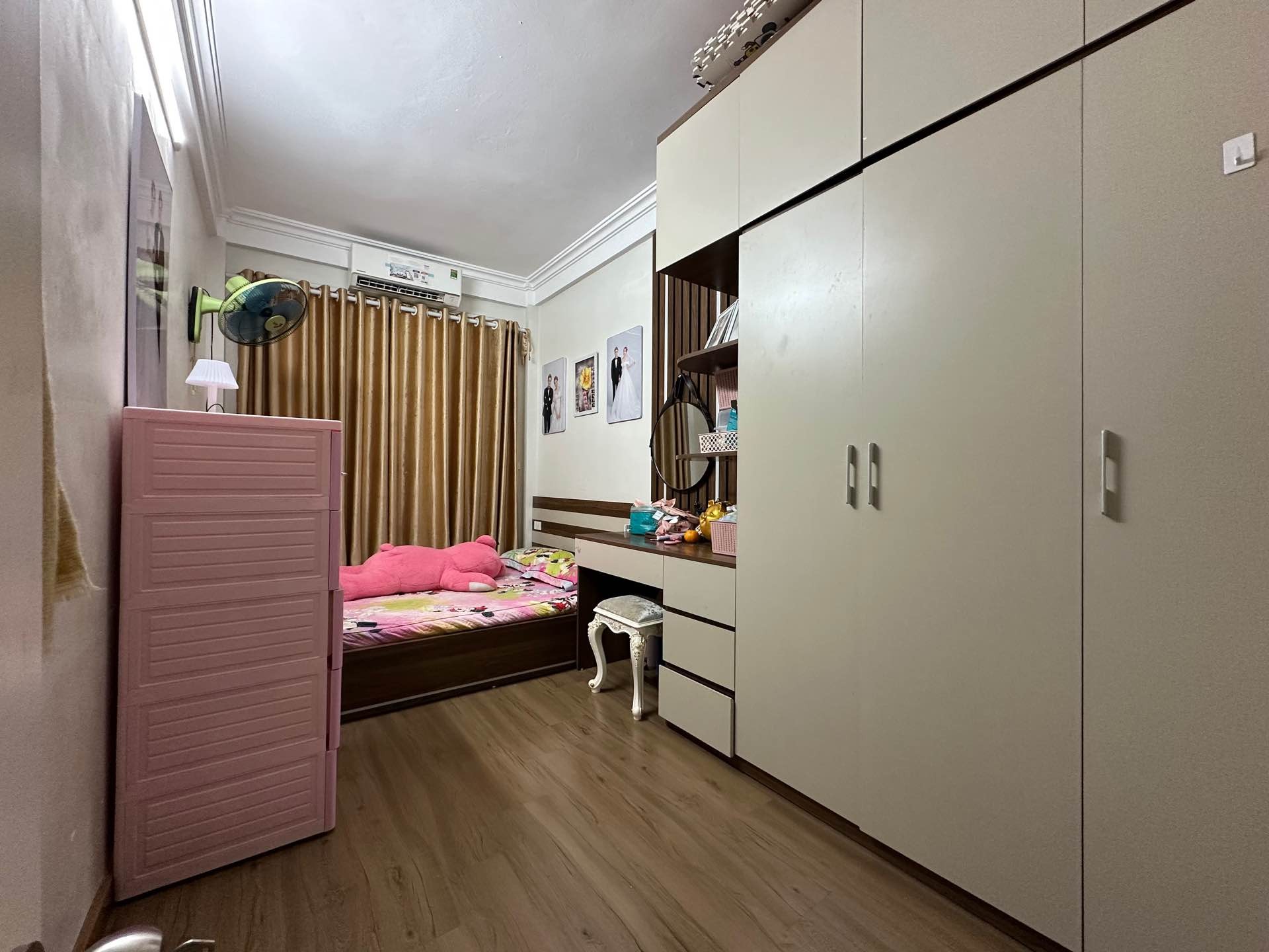 Bán nhà Hoàng Mai - diện tích 26m2 4 tầng - Lô góc ngõ thông ô tô tải qua - giá 9,9 tỷ